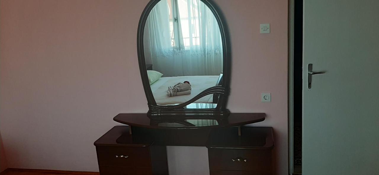 Apartment Vana Trogir Bagian luar foto