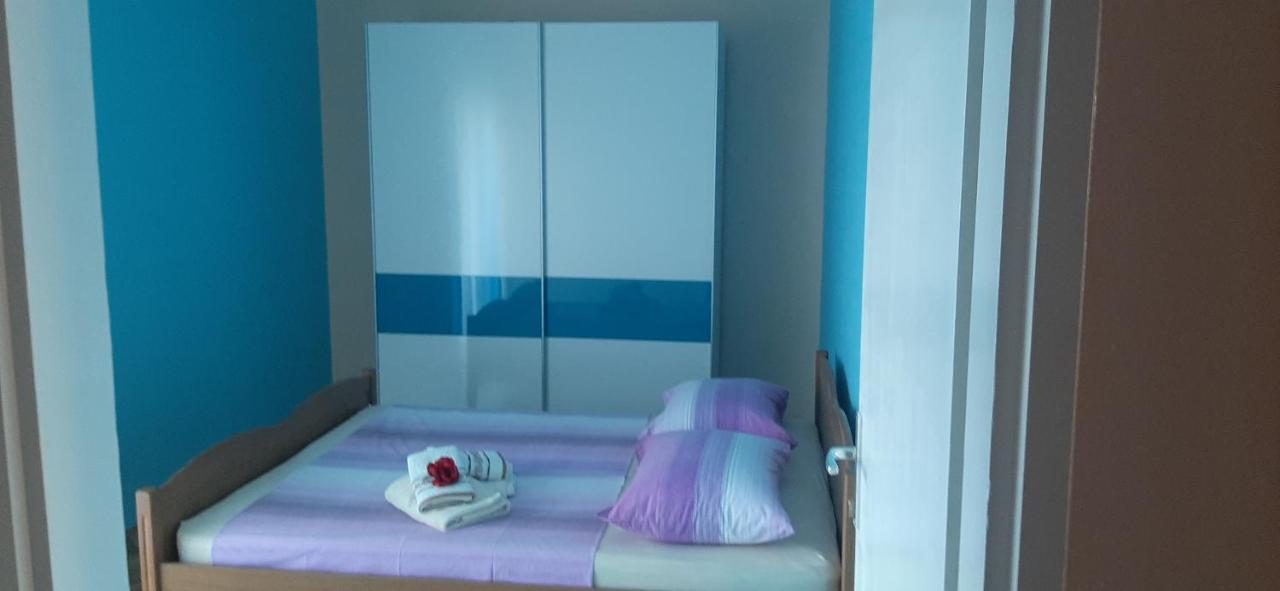 Apartment Vana Trogir Bagian luar foto