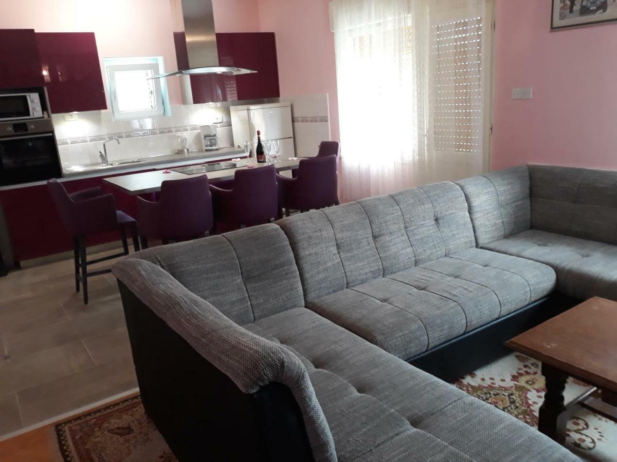 Apartment Vana Trogir Bagian luar foto